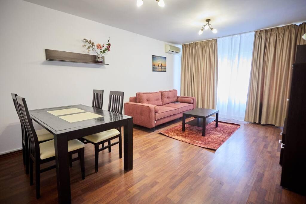 Queen Apartment Athenee Бухарест Екстер'єр фото